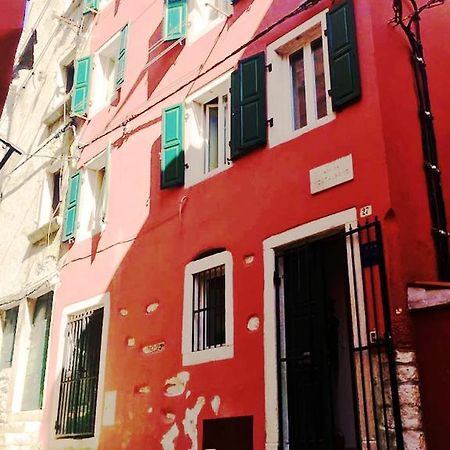 Superb Townhouse Villa Montalbano Ровинь Экстерьер фото