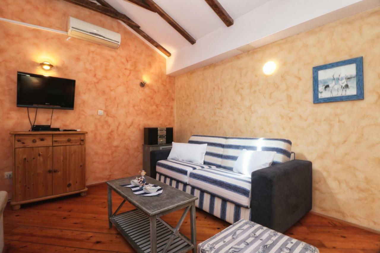 Superb Townhouse Villa Montalbano Ровинь Экстерьер фото