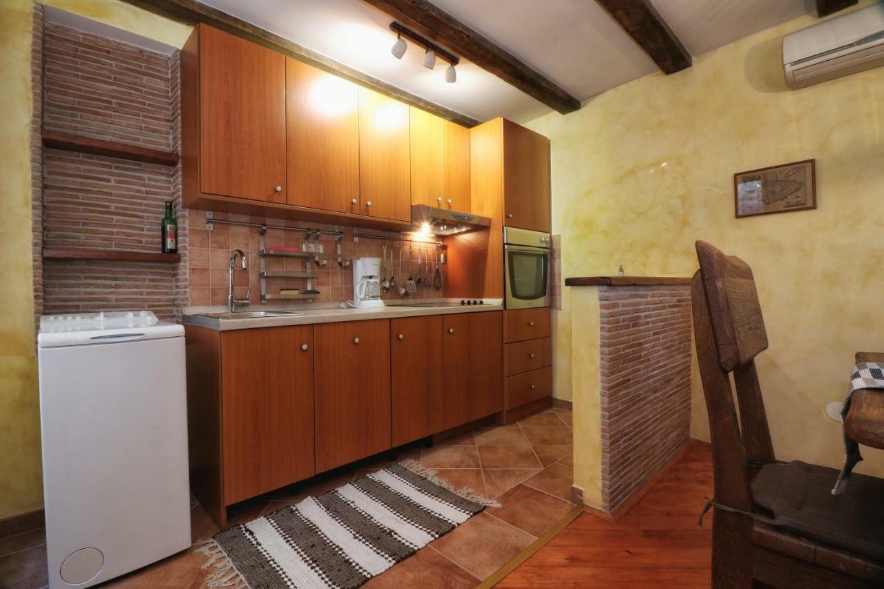 Superb Townhouse Villa Montalbano Ровинь Экстерьер фото