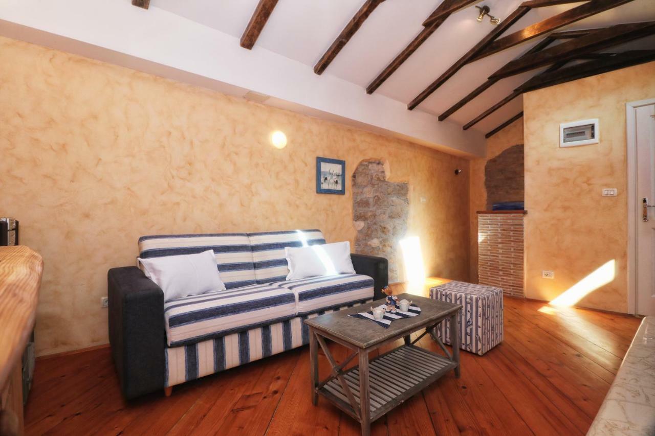 Superb Townhouse Villa Montalbano Ровинь Экстерьер фото